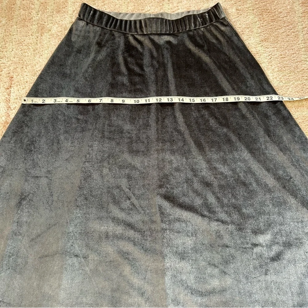 J Lee Silver Gray Velvet Midi A Line Skirt Size Medium Holiday Party Fall Autumn